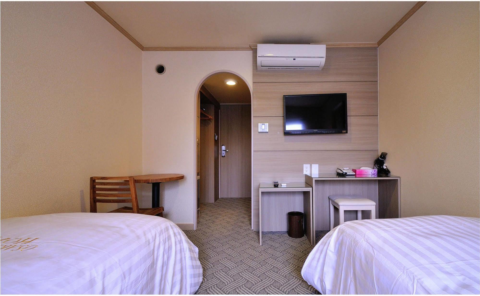 Hotel Osaka Keiko Buitenkant foto